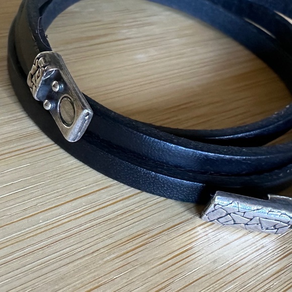 Black Leather Wrap Bracelet w/ Magnetic Clasp - Picture 6 of 9
